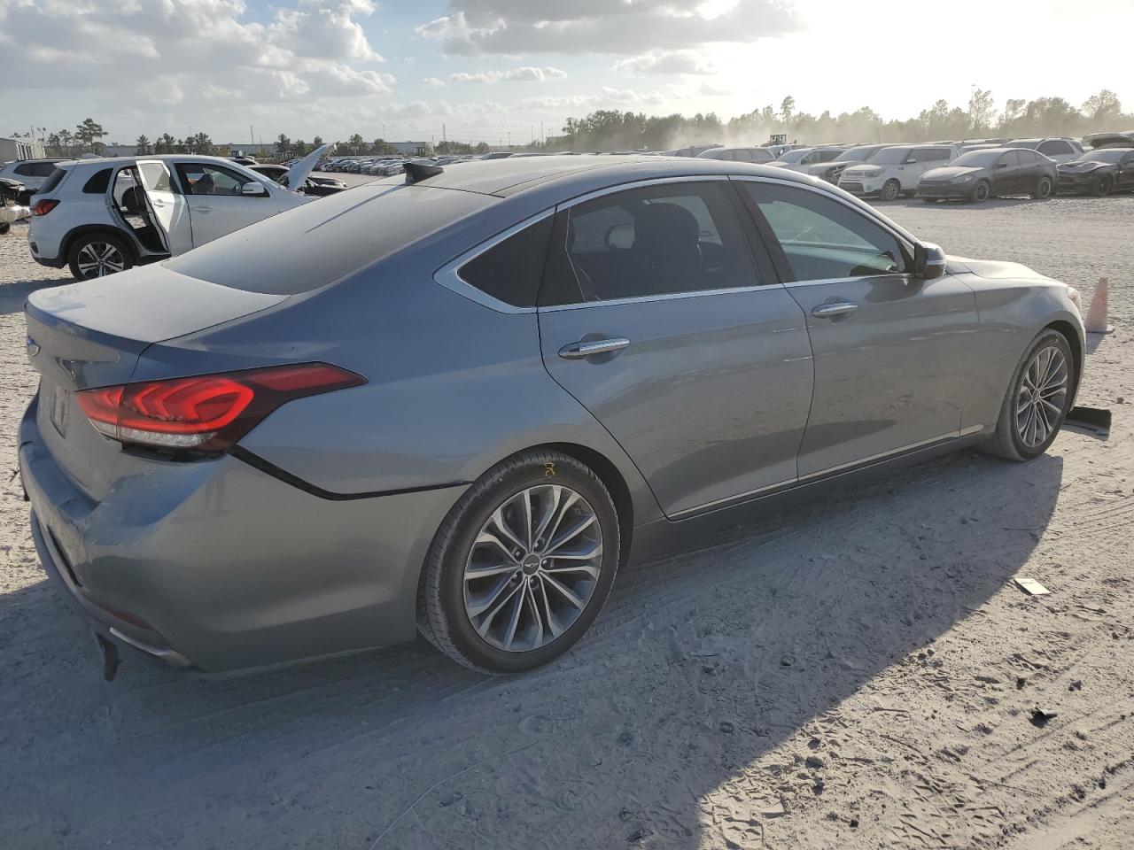 2016 Hyundai Genesis - Image 3