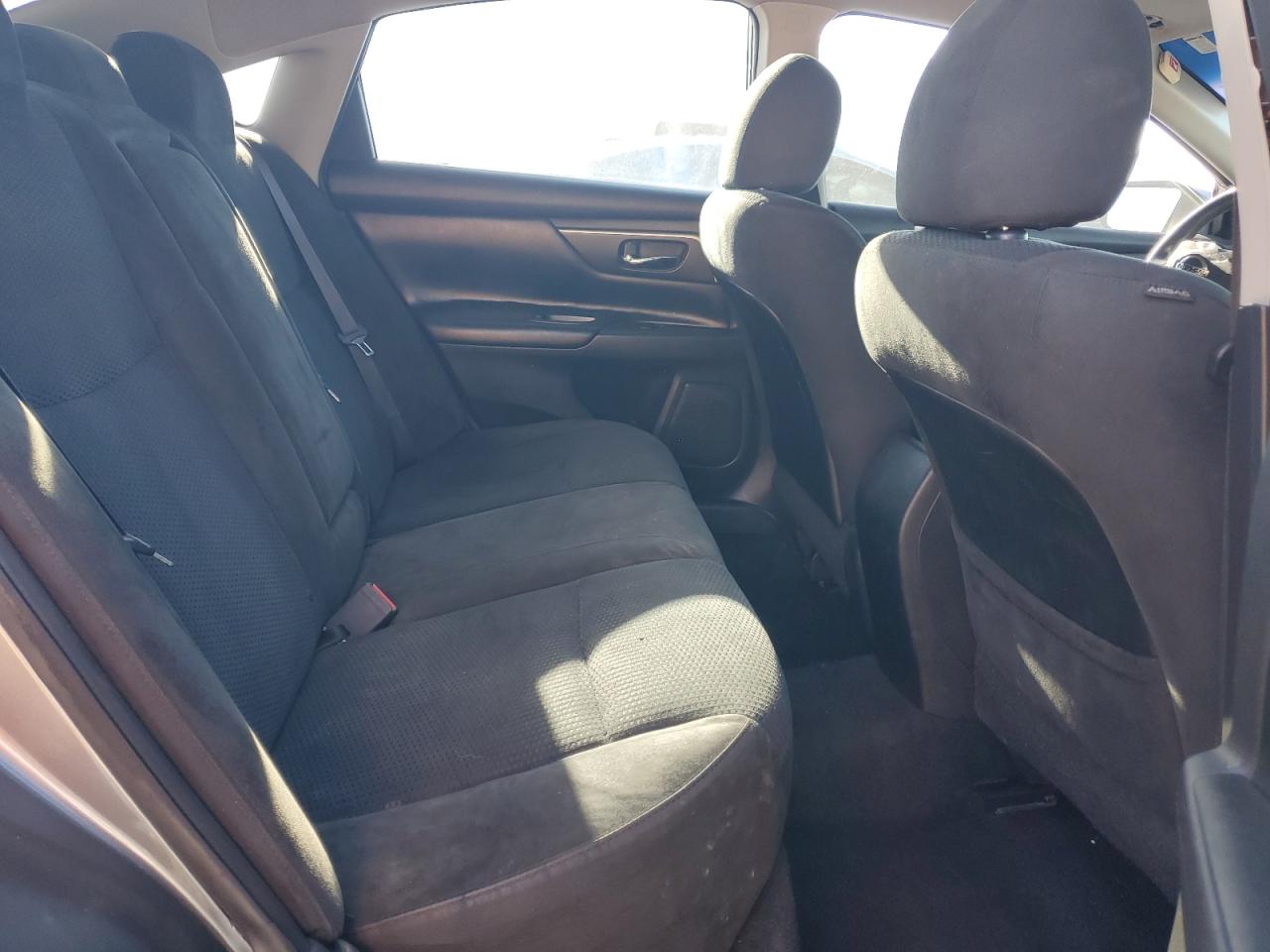 2015 Nissan Altima - Image 10