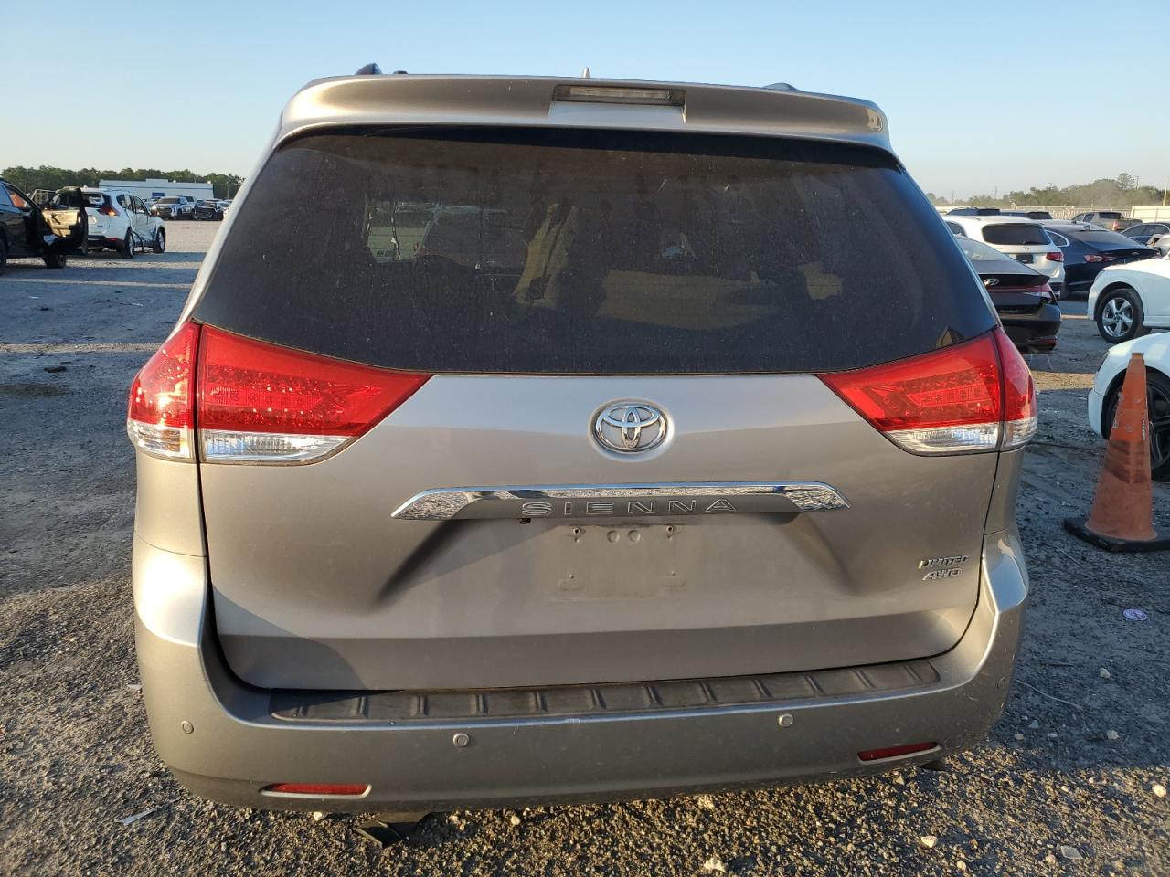 5TDDK3DCXDS054488 2013 Toyota Sienna Xle