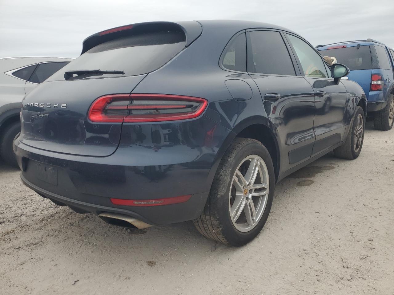 2017 Porsche Macan - Image 3