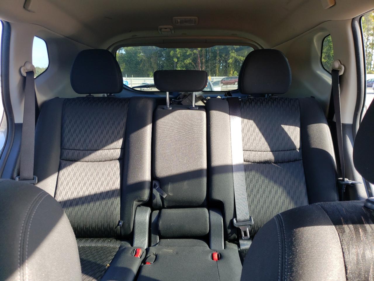 2019 Nissan Rogue - Image 10