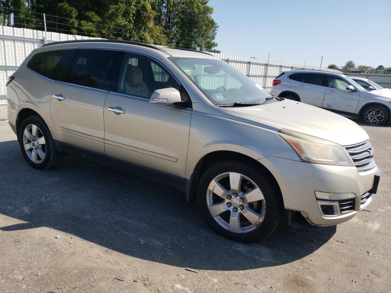 2013 Chevrolet Traverse - Image 4
