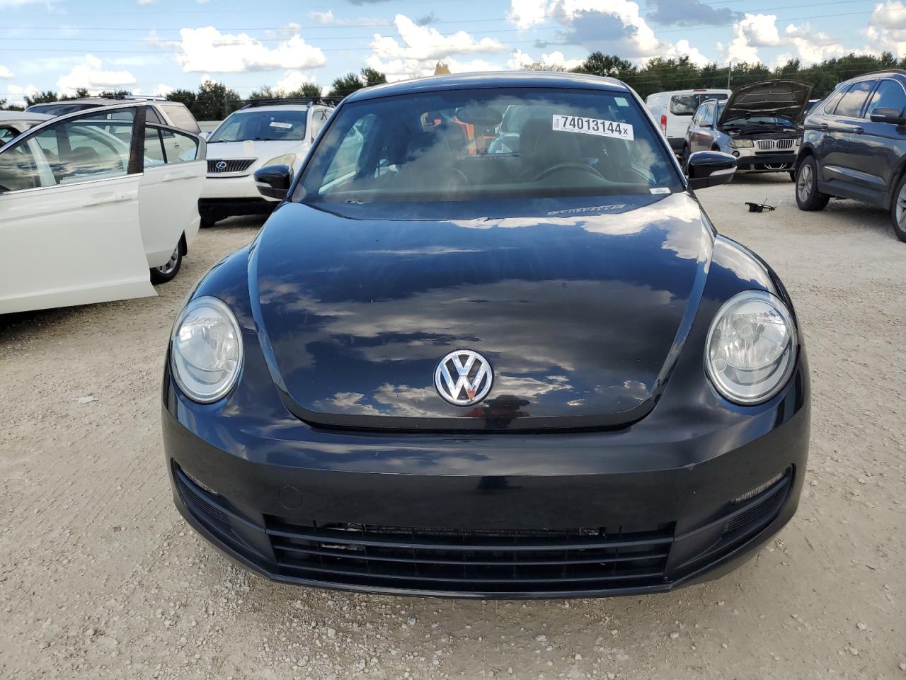 2014 Volkswagen Beetle VIN: 3VWJ17AT2EM637489 Lot: 74013144