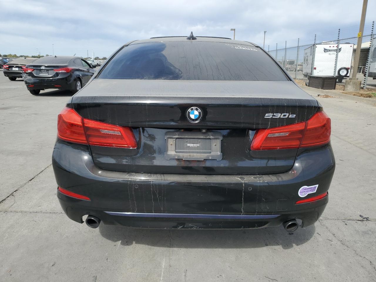 WBAJA9C55KB253588 2019 BMW 530E