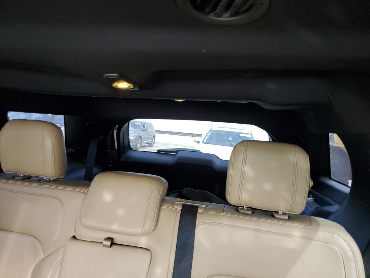 2017 Ford Explorer - Image 10
