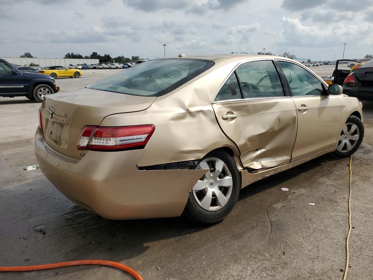 2010 Toyota Camry - Image 3