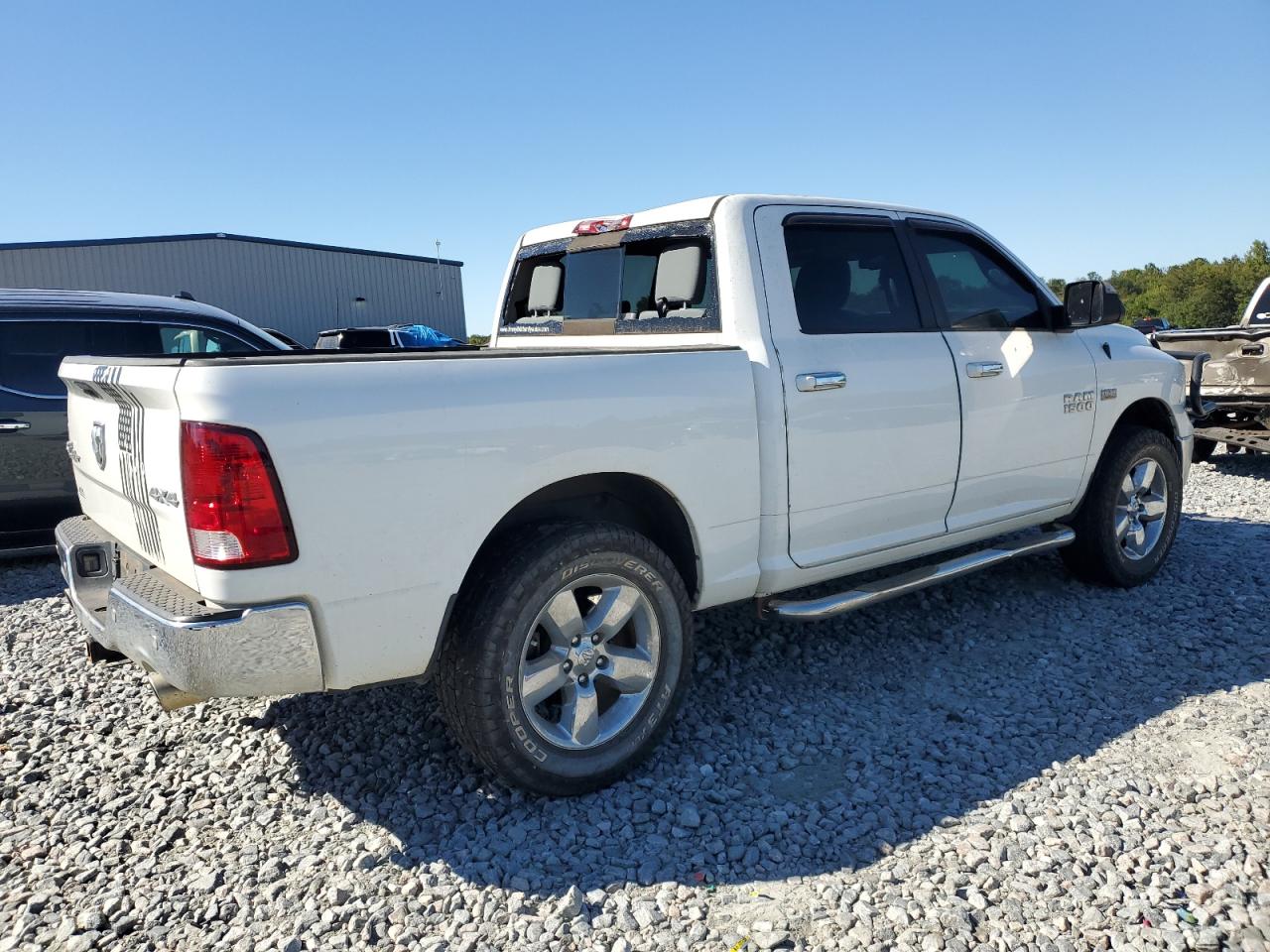 2017 RAM 1500 - Image 3