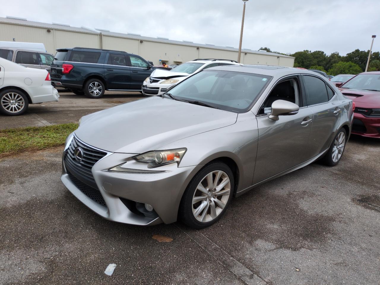 Lexus IS