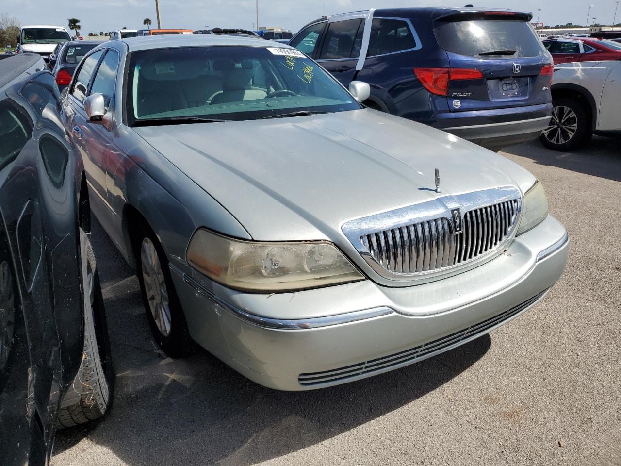 1LNHM81V07Y609841 2007 Lincoln Town Car Signature