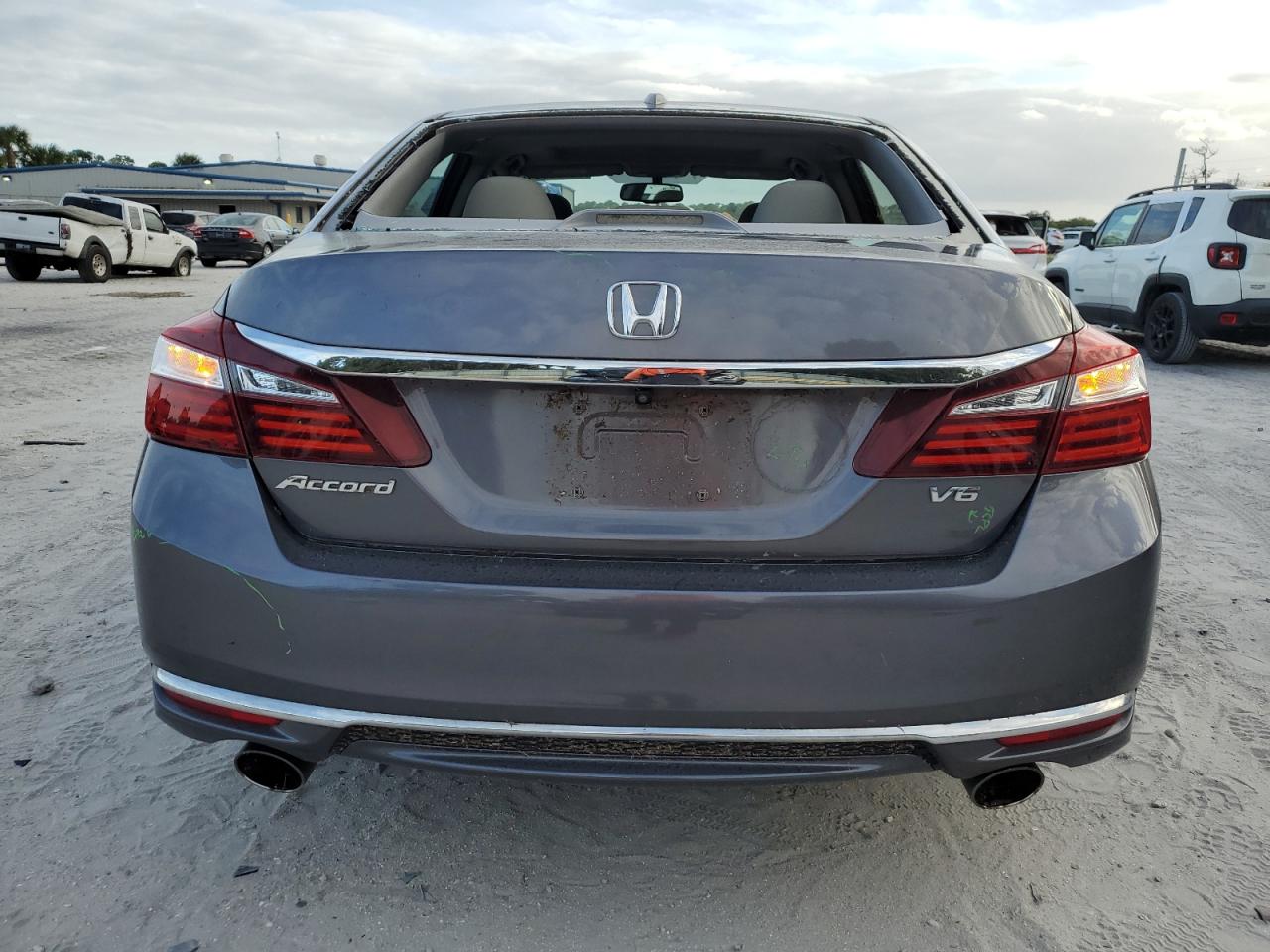 2017 Honda Accord Exl VIN: 1HGCR3F83HA001233 Lot: 77130964