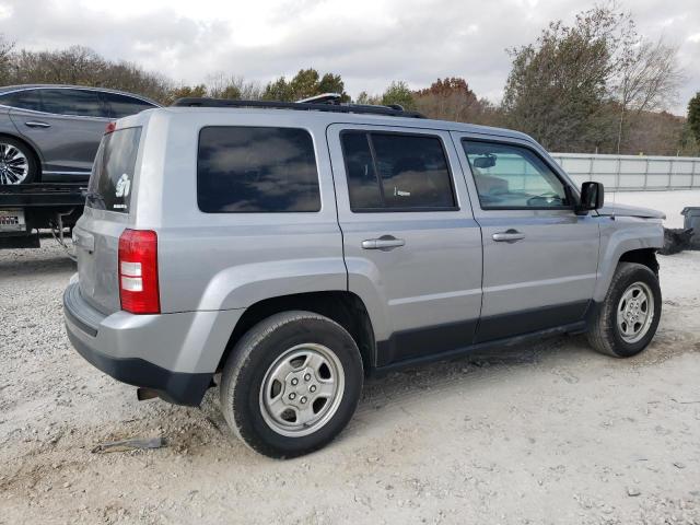  JEEP PATRIOT 2016 Srebrny