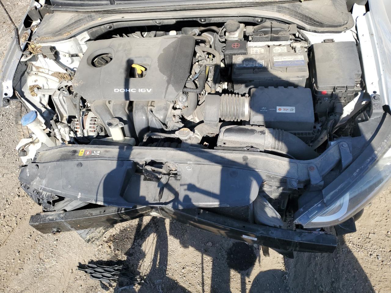 2017 Hyundai Elantra - Image 12