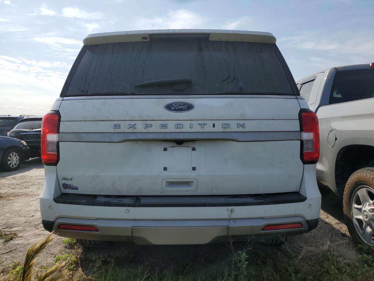 2022 Ford Expedition - Image 6
