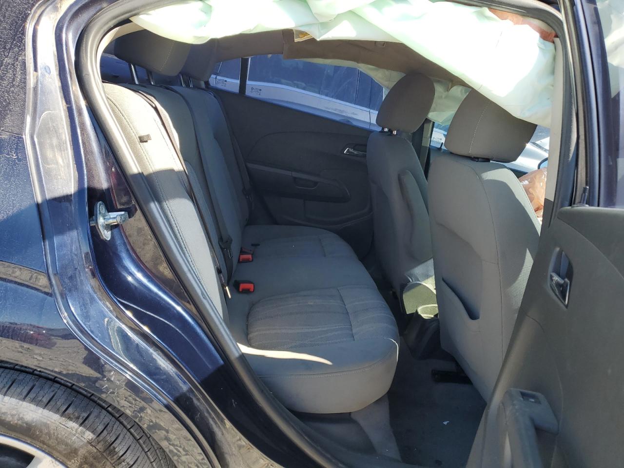 2015 Chevrolet Sonic - Image 11