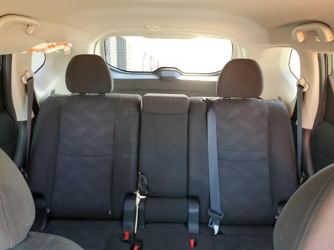 2016 Nissan Rogue - Image 10