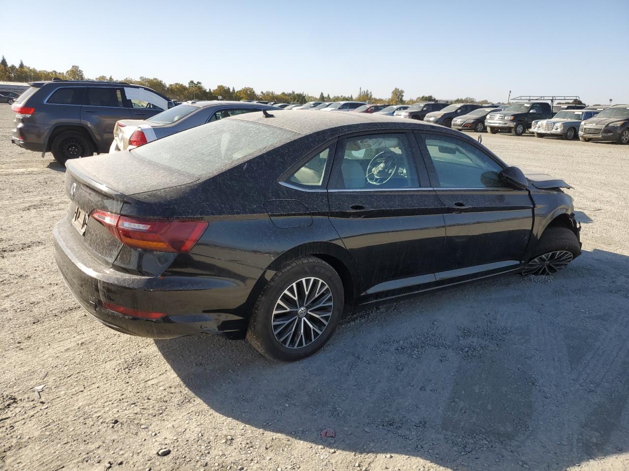2019 Volkswagen Jetta - Image 3