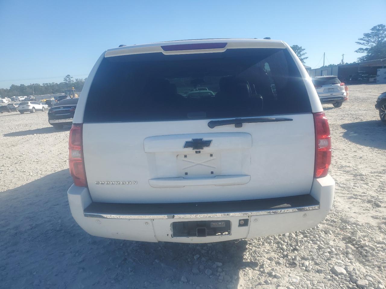 2014 Chevrolet Suburban - Image 9