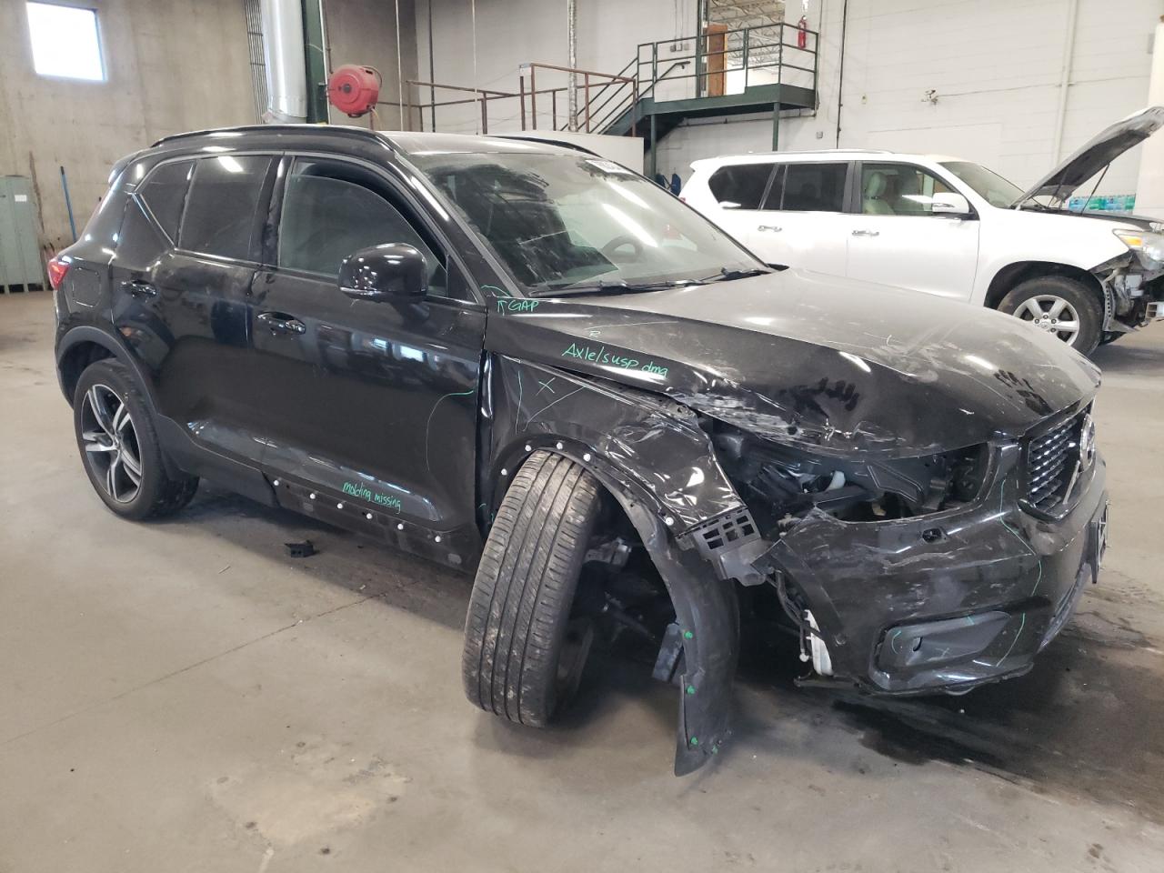 2021 Volvo XC40 - Image 4
