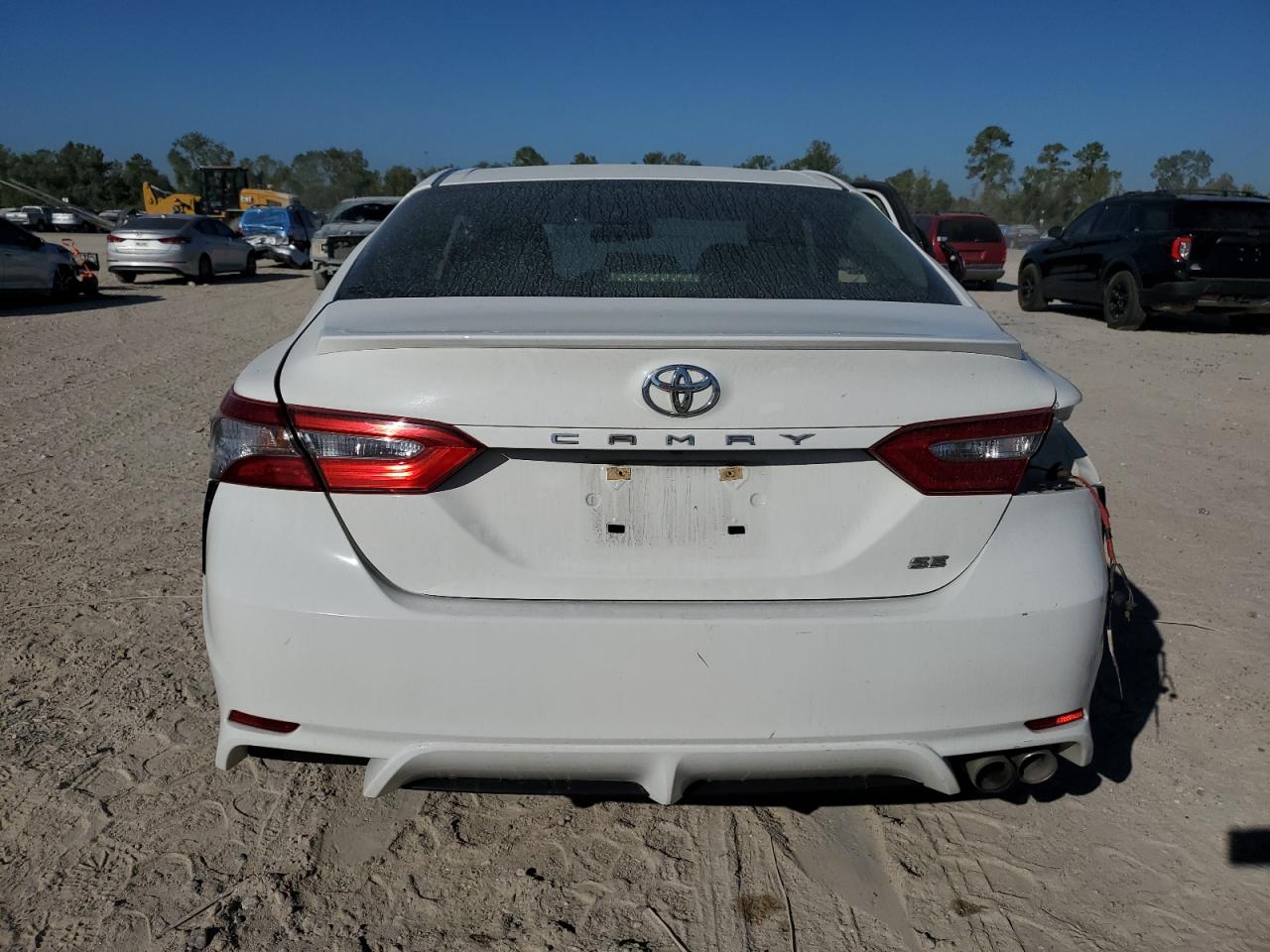 2018 Toyota Camry L VIN: JTNB11HK0J3032038 Lot: 77382164