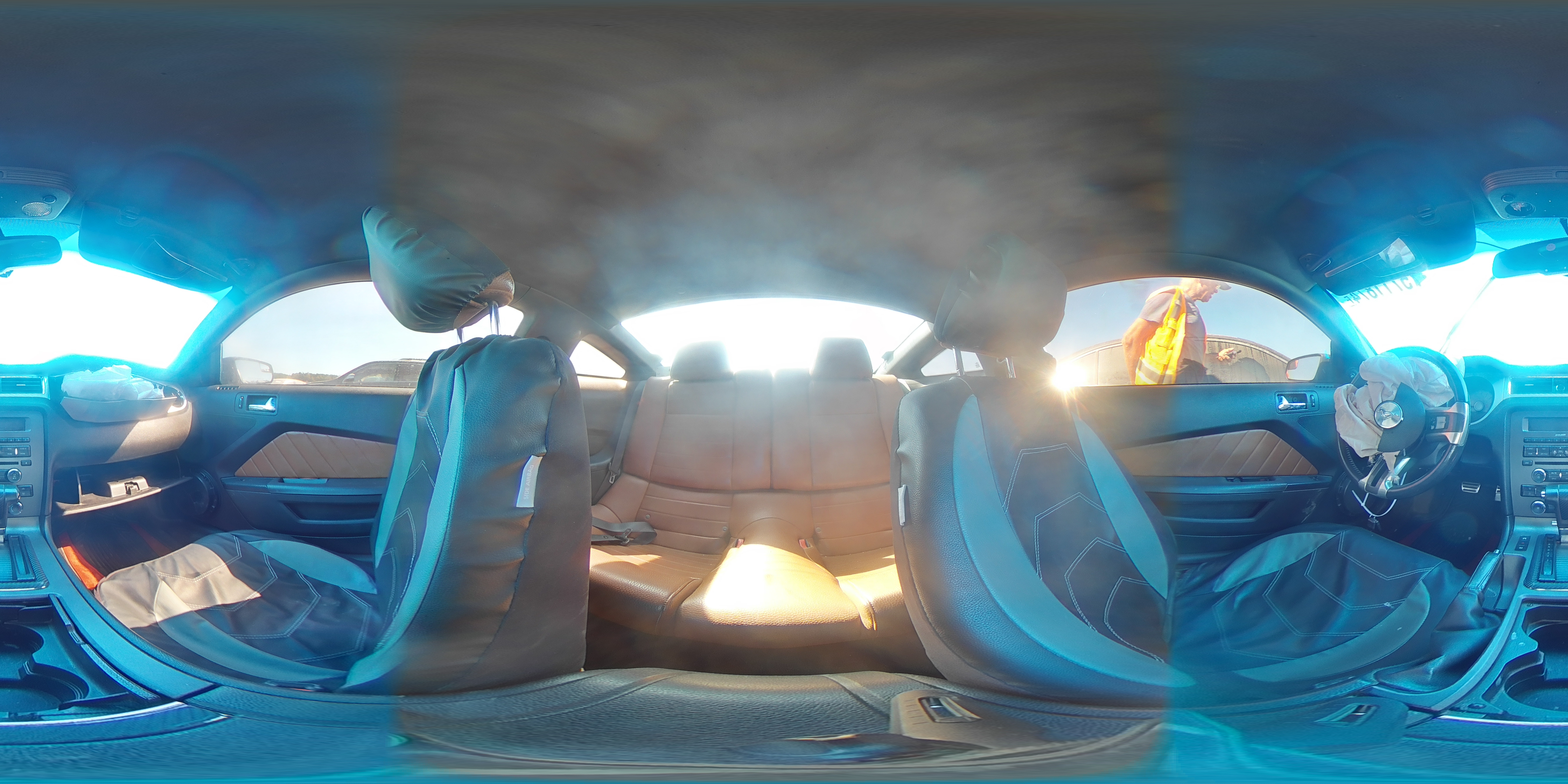 2011 Ford Mustang - Image 12