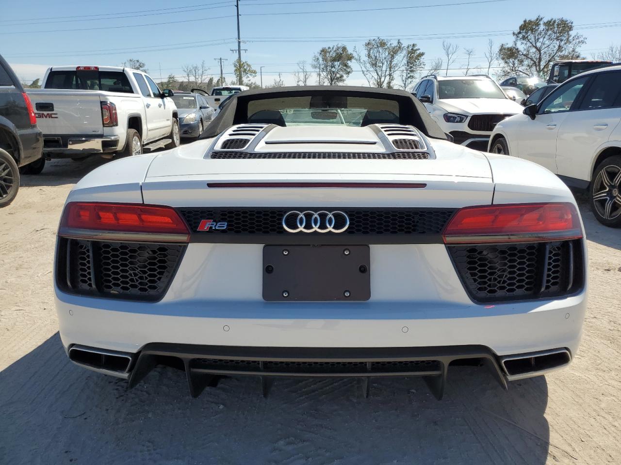 2018 Audi R8 Spyder VIN: WUAVACFX1J7900121 Lot: 75092964