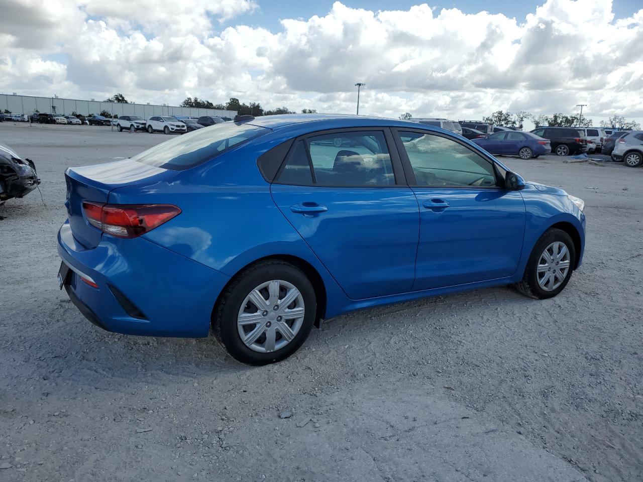 2023 Kia Rio - Image 3