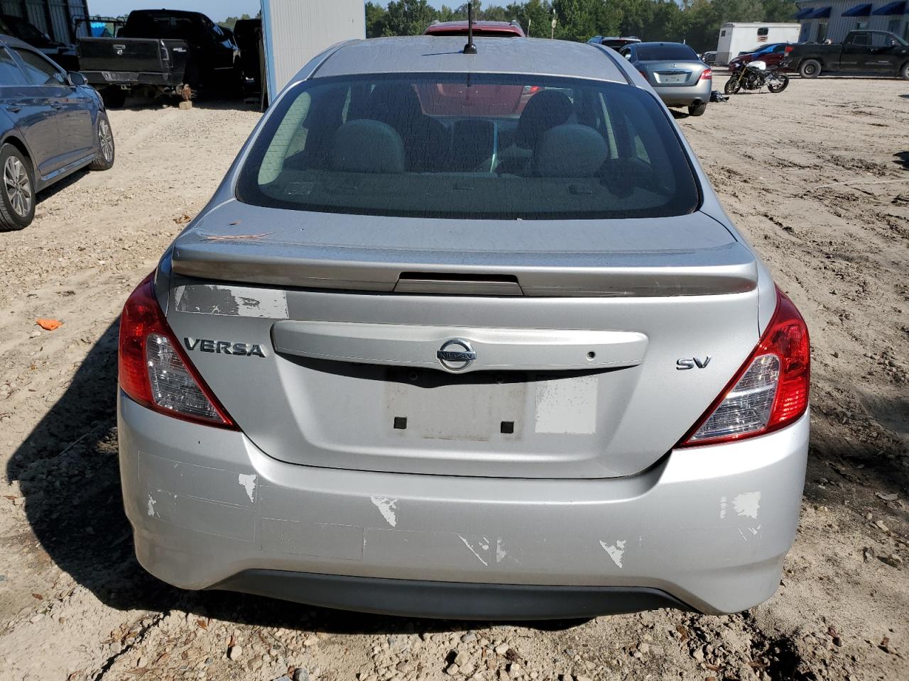 3N1CN7AP5KL847639 2019 Nissan Versa S