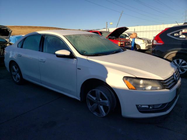  VOLKSWAGEN PASSAT 2015 White