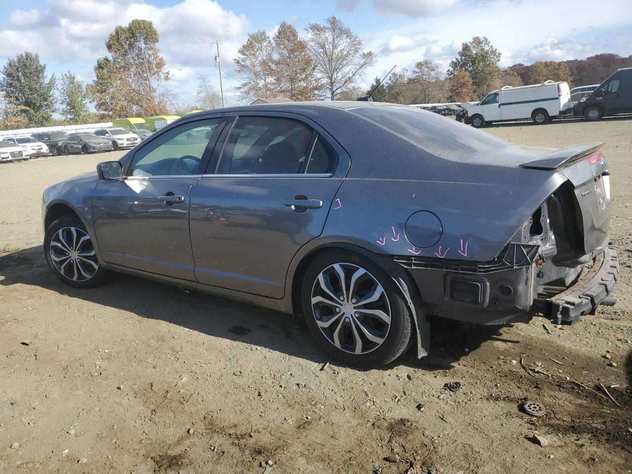 2011 Ford Fusion - Image 2