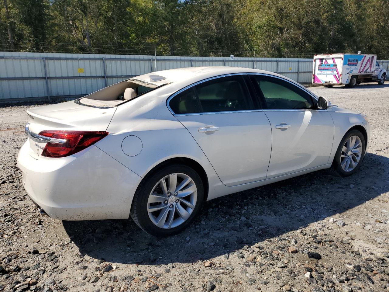 2015 Buick Regal - Image 3