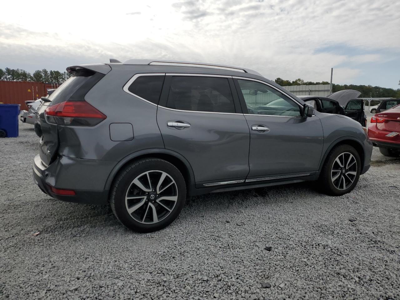 2018 Nissan Rogue - Image 3