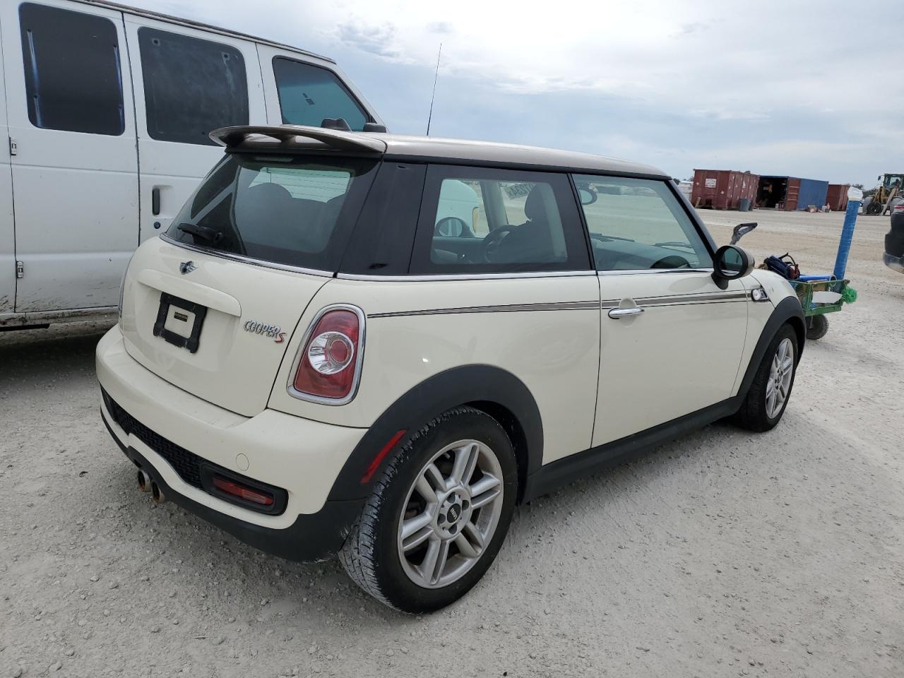 2013 MINI Cooper - Image 3
