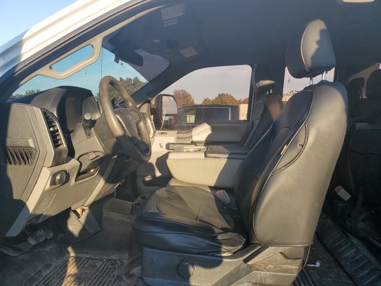 2019 Ford F350 - Image 7