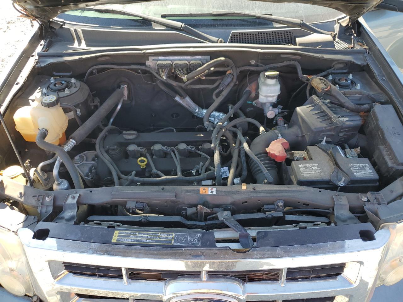 2010 Ford Escape - Image 12
