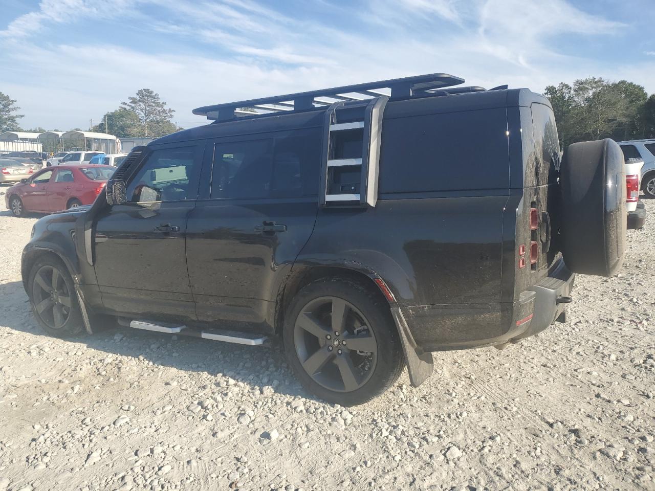 2024 Land Rover Defender - Image 2