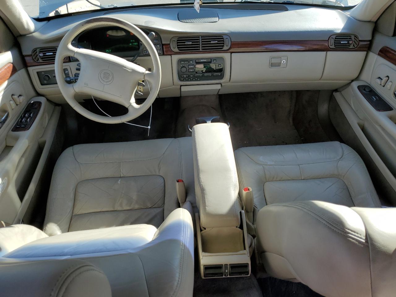 1998 Cadillac Deville VIN: 1G6KD54Y6WU722880 Lot: 76734684