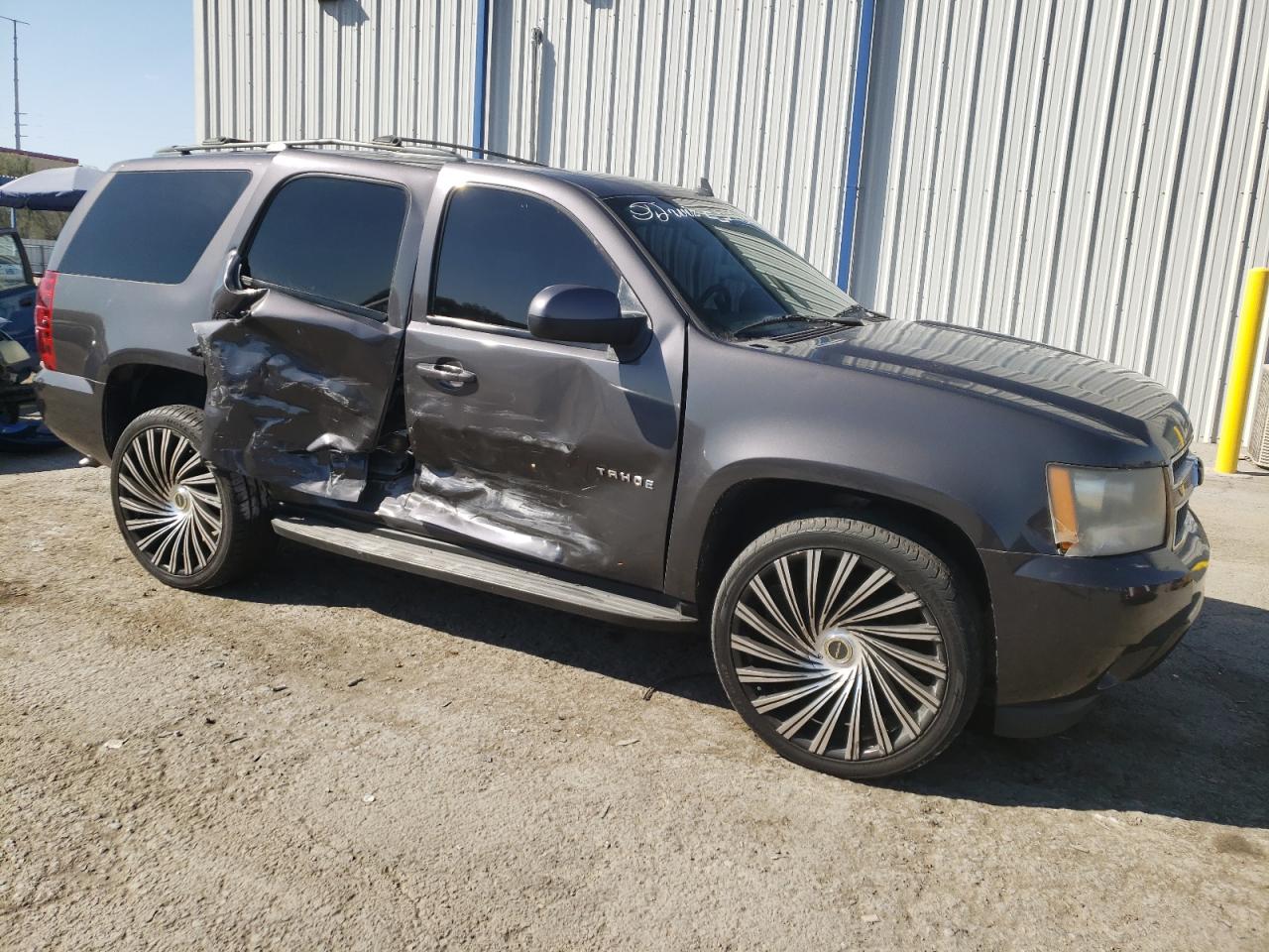 2010 Chevrolet Tahoe - Image 4