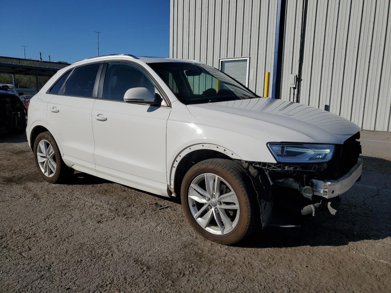 VIN WA1ECCFS1HR011257 2017 AUDI Q3 no.4