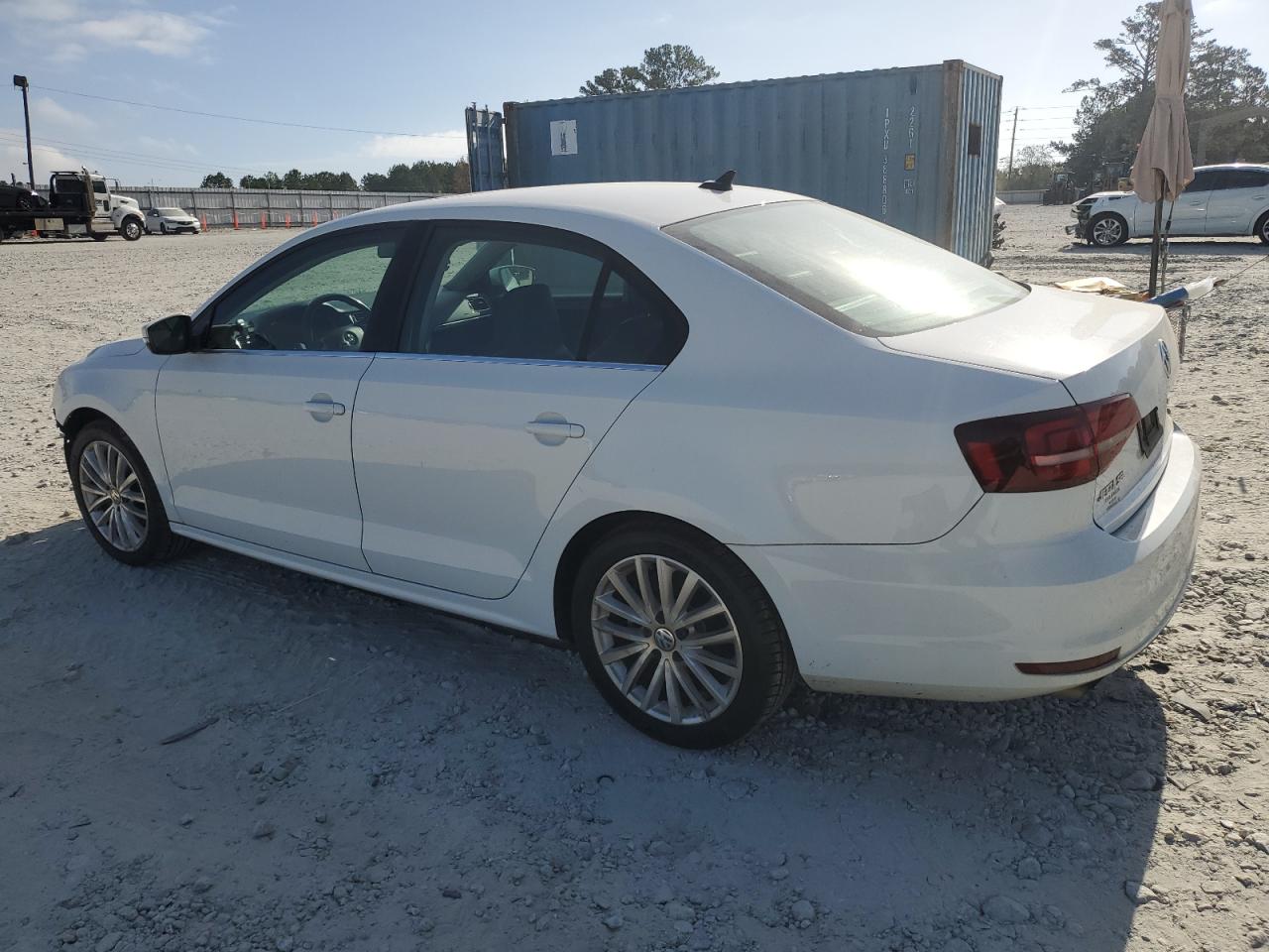 2016 Volkswagen Jetta - Image 2