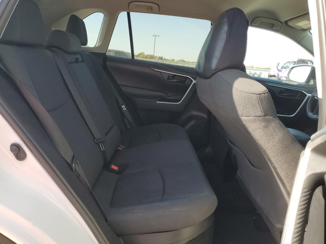 2019 Toyota RAV 4 - Image 10