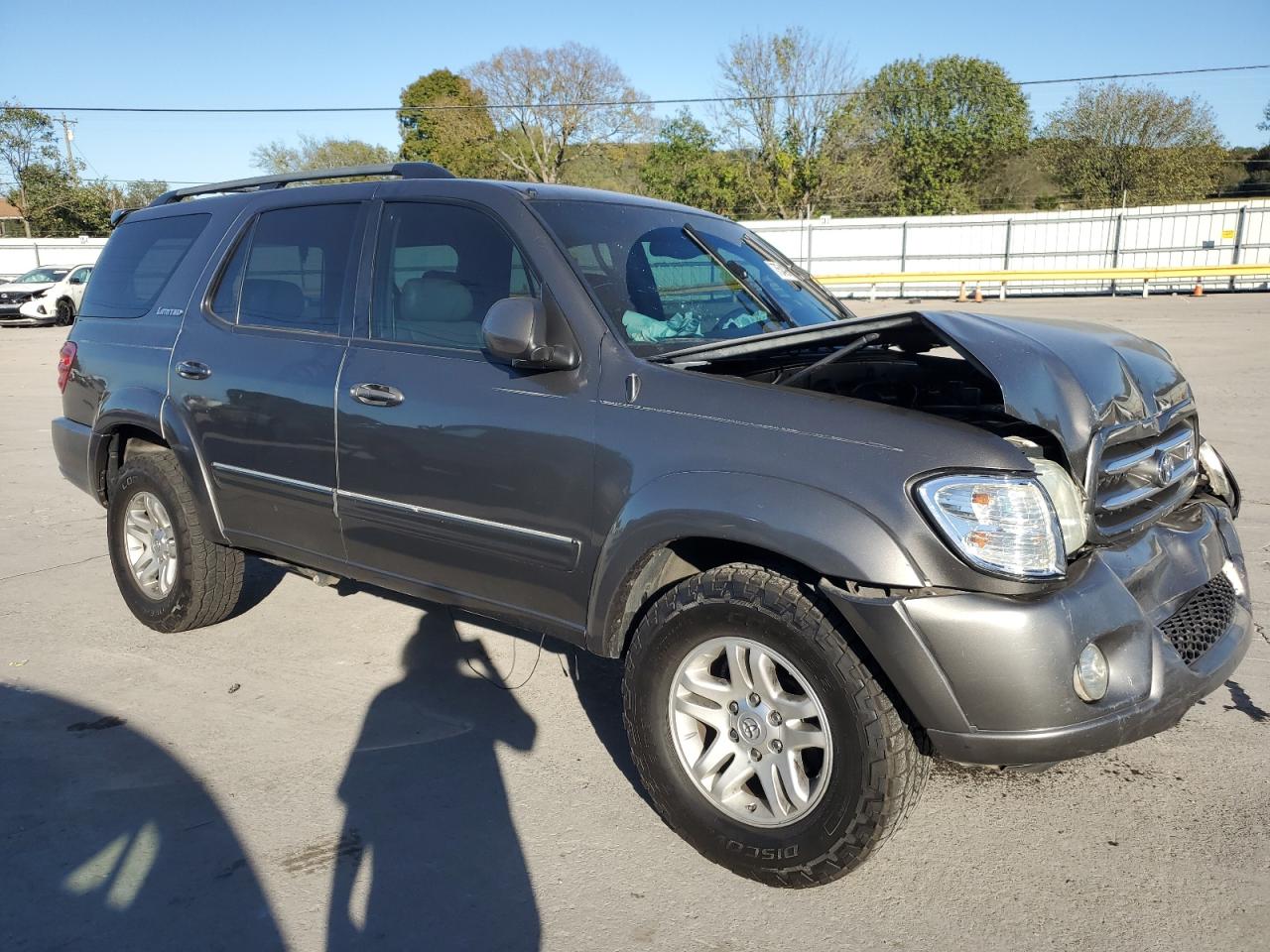 2003 Toyota Sequoia - Image 4