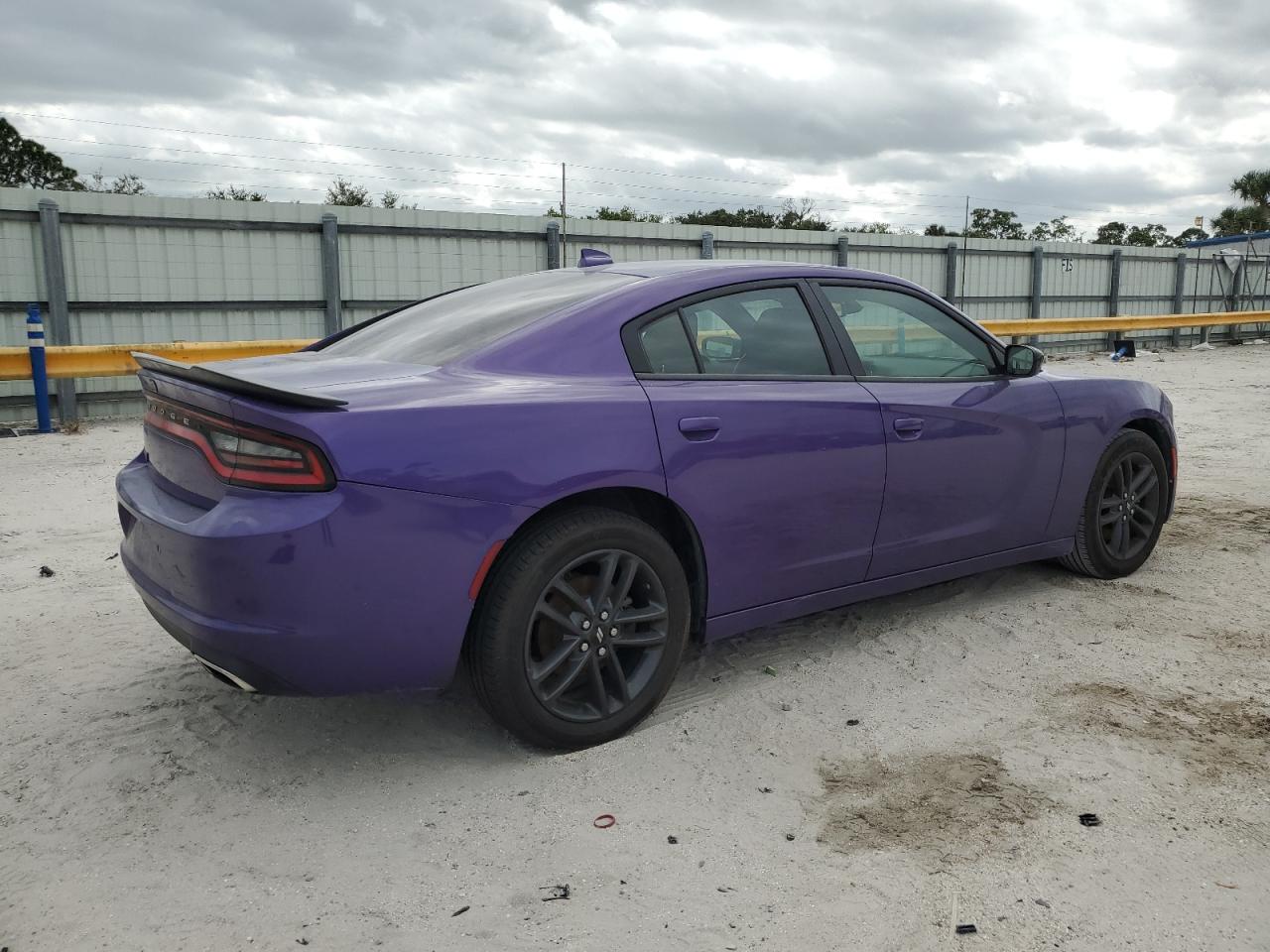 2019 Dodge Charger - Image 3