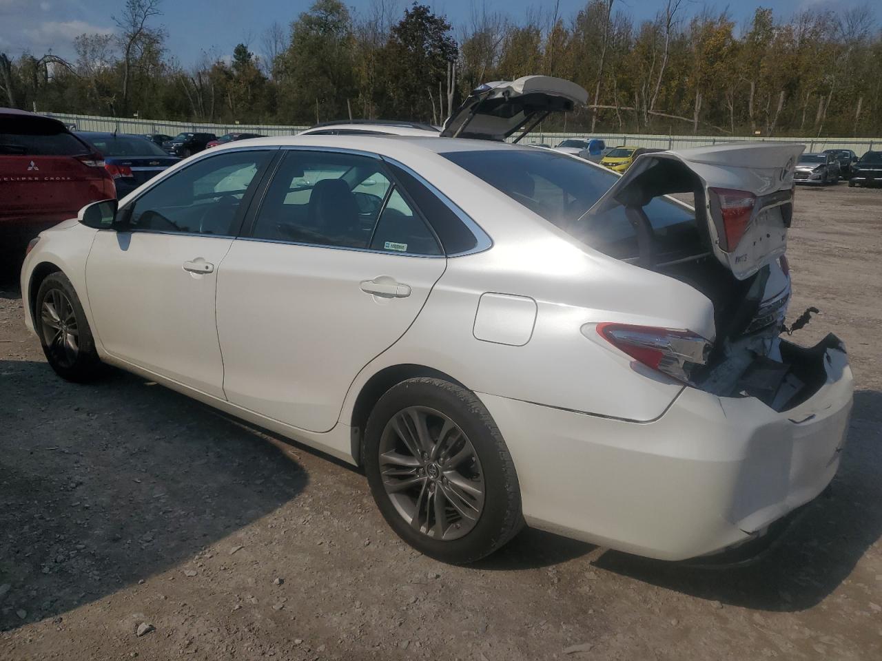 4T1BF1FK0GU125584 2016 TOYOTA CAMRY - Image 2