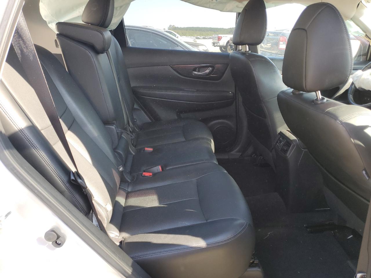 2018 Nissan Rogue - Image 11