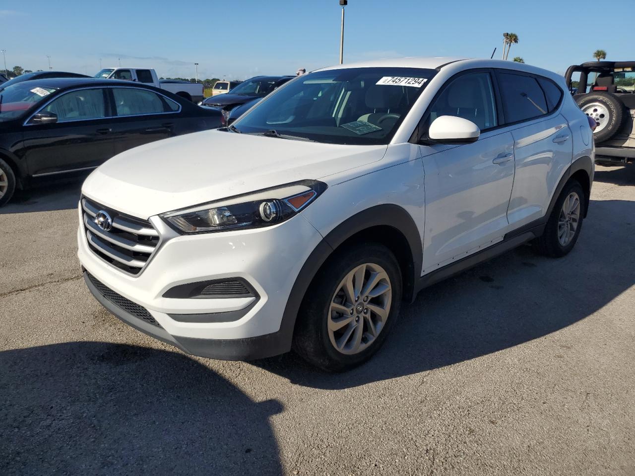 KM8J23A46HU458773 2017 HYUNDAI TUCSON - Image 1