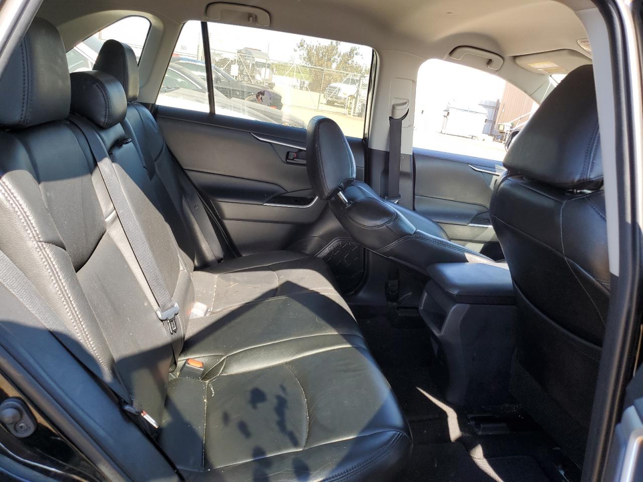 2019 Toyota RAV 4 - Image 11