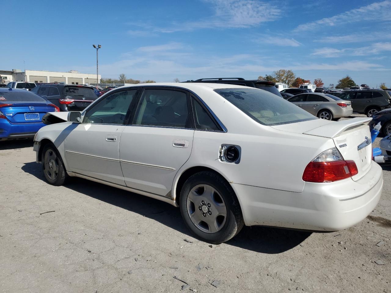 2003 Toyota Avalon - Image 2