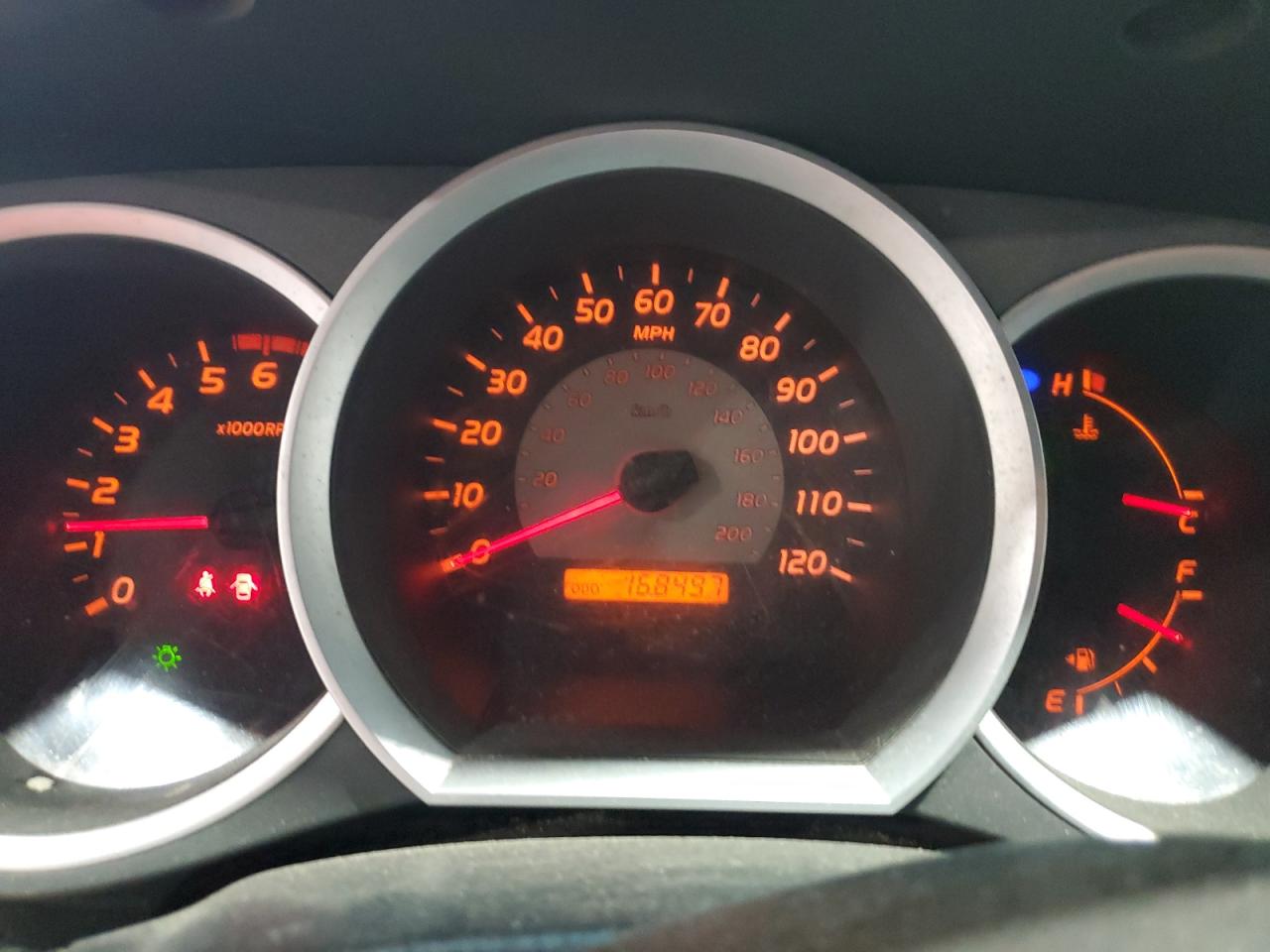 2005 Toyota Tacoma - Image 9