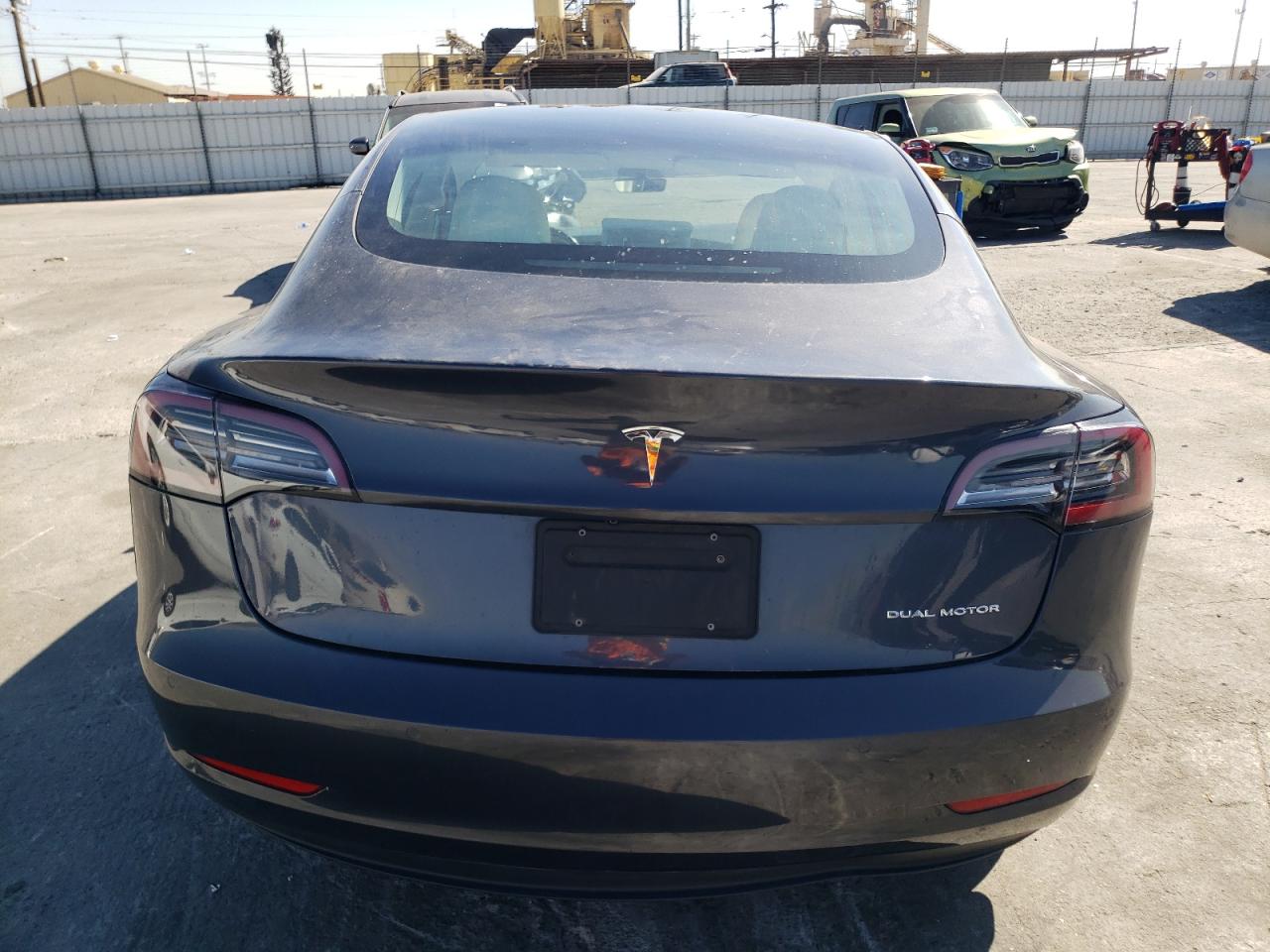 2019 Tesla Model 3 VIN: 5YJ3E1EBXKF195737 Lot: 77692344