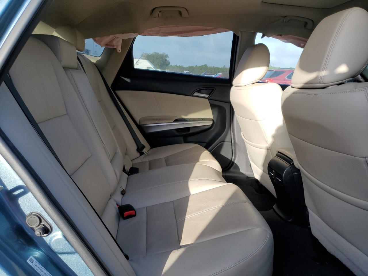 2015 Honda Crosstour - Image 11